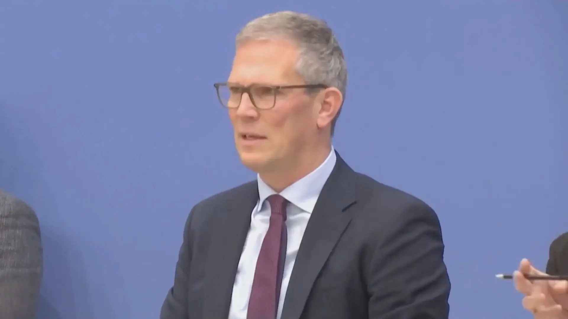 Đức dỡ bỏ hạn chế xuất khẩu vũ khí sang Israel